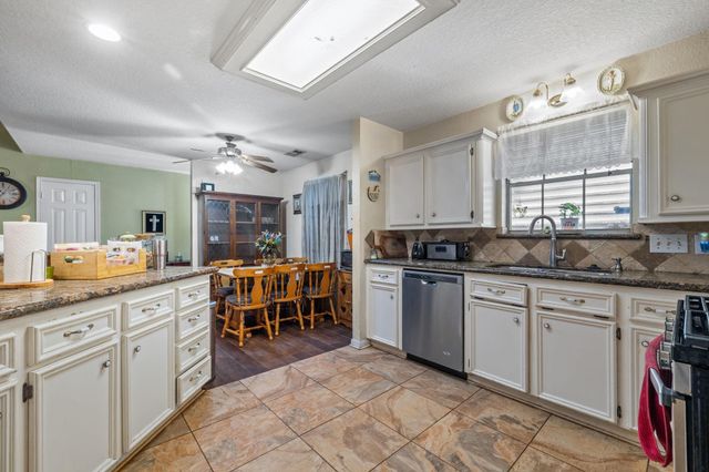 10826 28th Street, Santa Fe, TX 77510