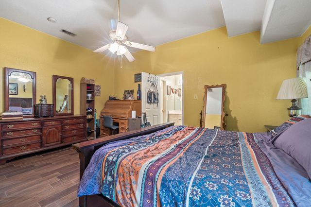 10826 28th Street, Santa Fe, TX 77510