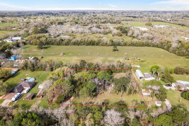 10826 28th Street, Santa Fe, TX 77510