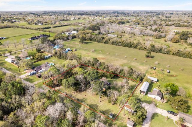 10826 28th Street, Santa Fe, TX 77510