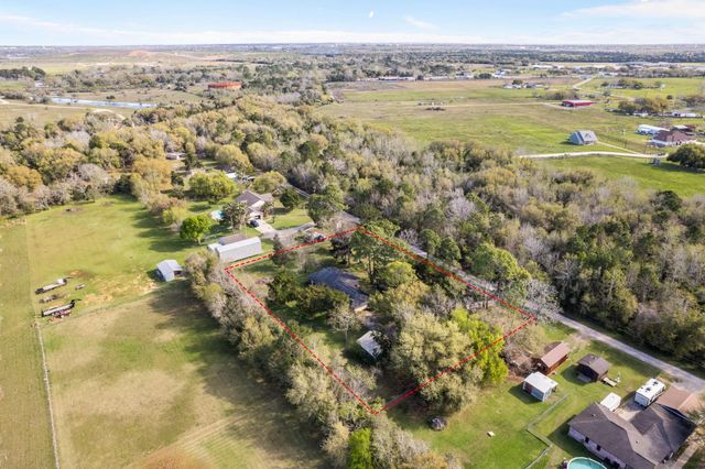 10826 28th Street, Santa Fe, TX 77510