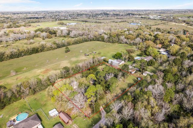 10826 28th Street, Santa Fe, TX 77510