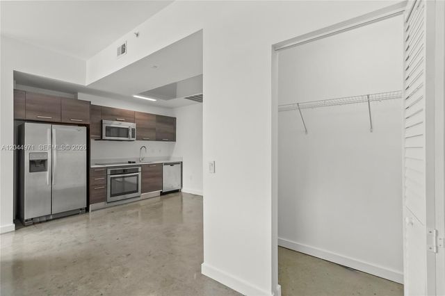 151 SE 1st Street PH04, Miami, FL 33131