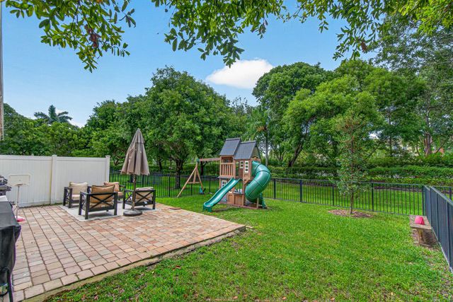 6455 Azura Lake Road, Lake Worth, FL 33463