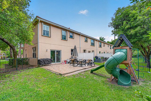 6455 Azura Lake Road, Lake Worth, FL 33463