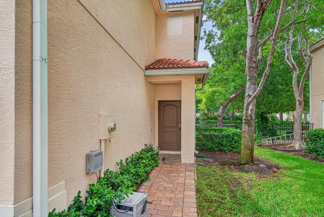 6455 Azura Lake Road, Lake Worth, FL 33463