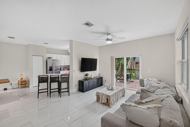 6455 Azura Lake Road, Lake Worth, FL 33463