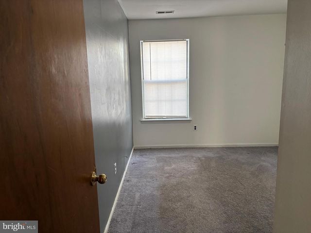 3 MAYNARD DR, Sicklerville, NJ 08081