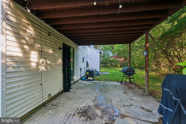 3 MAYNARD DR, Sicklerville, NJ 08081