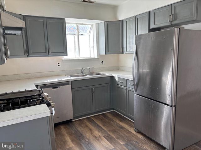 3 MAYNARD DR, Sicklerville, NJ 08081