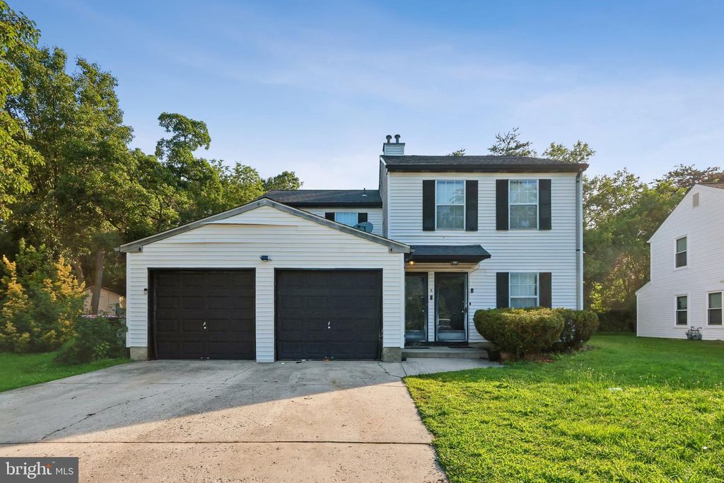 3 MAYNARD DR, Sicklerville, NJ 08081