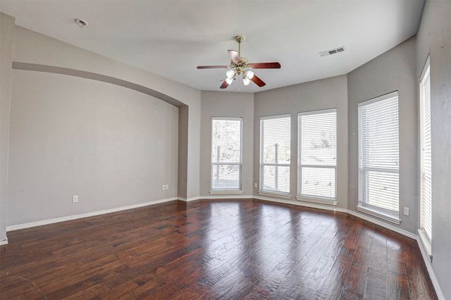 820 Flagstone Drive, Burleson, TX 76028