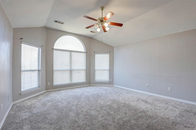 820 Flagstone Drive, Burleson, TX 76028