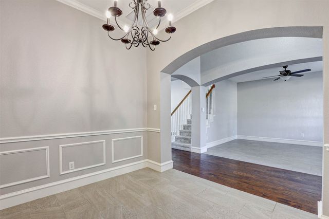 820 Flagstone Drive, Burleson, TX 76028