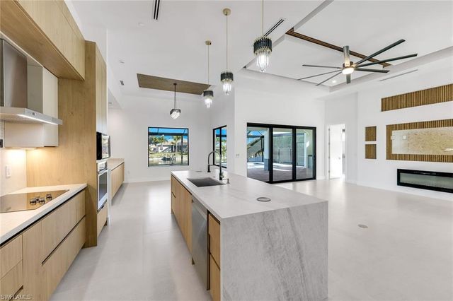 141 SE 21ST ST, Cape Coral, FL 33990