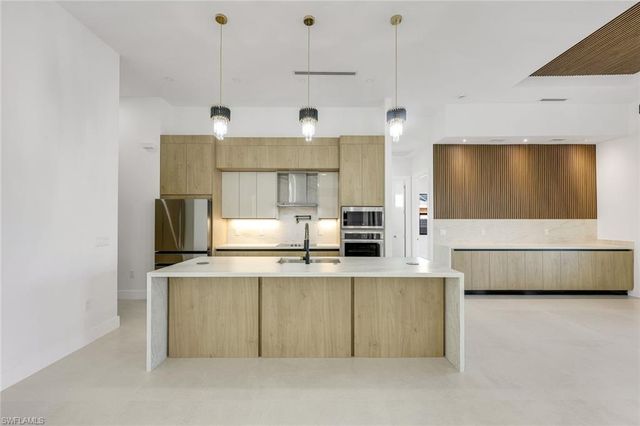 141 SE 21ST ST, Cape Coral, FL 33990