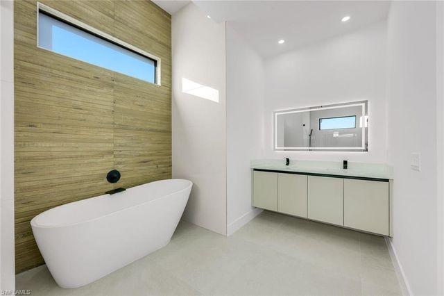 141 SE 21ST ST, Cape Coral, FL 33990