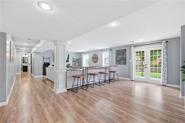 10834 N Manchester Avenue, Kansas City, MO 64157