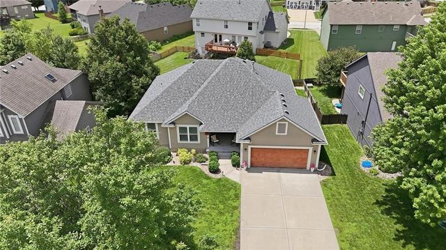 10834 N Manchester Avenue, Kansas City, MO 64157