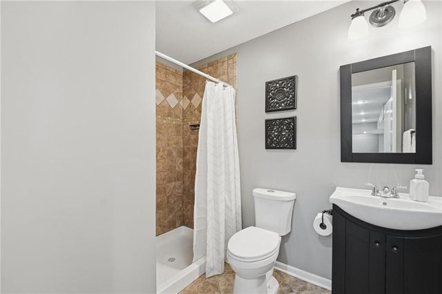 10834 N Manchester Avenue, Kansas City, MO 64157