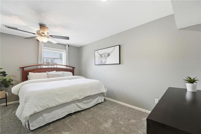 10834 N Manchester Avenue, Kansas City, MO 64157