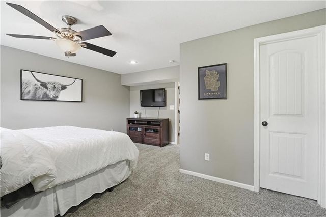 10834 N Manchester Avenue, Kansas City, MO 64157