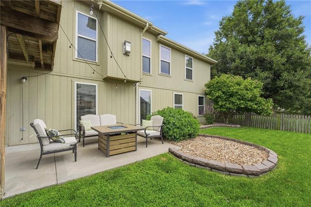 10834 N Manchester Avenue, Kansas City, MO 64157