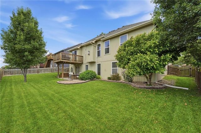 10834 N Manchester Avenue, Kansas City, MO 64157