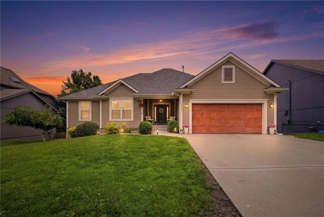 10834 N Manchester Avenue, Kansas City, MO 64157