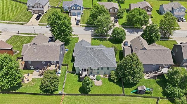 10834 N Manchester Avenue, Kansas City, MO 64157