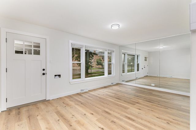 8717 S Luella Avenue, Chicago, IL 60617