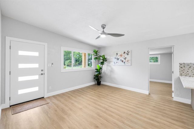 138 DAVISON AVENUE NE, St Petersburg, FL 33703