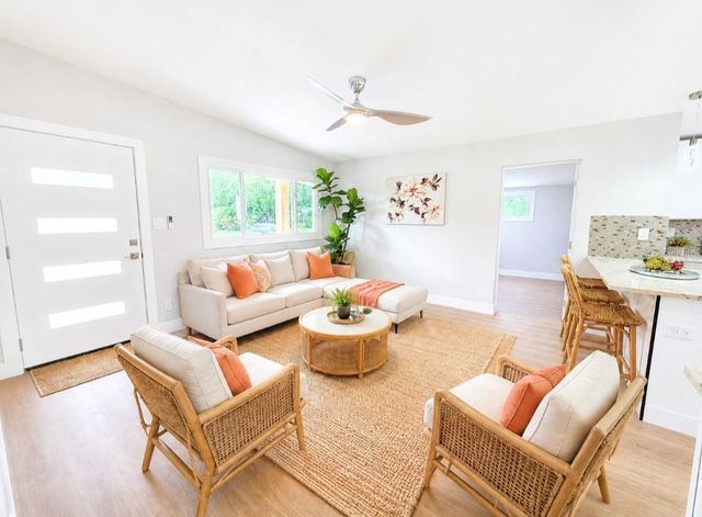 138 DAVISON AVENUE NE, St Petersburg, FL 33703
