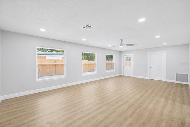 138 DAVISON AVENUE NE, St Petersburg, FL 33703