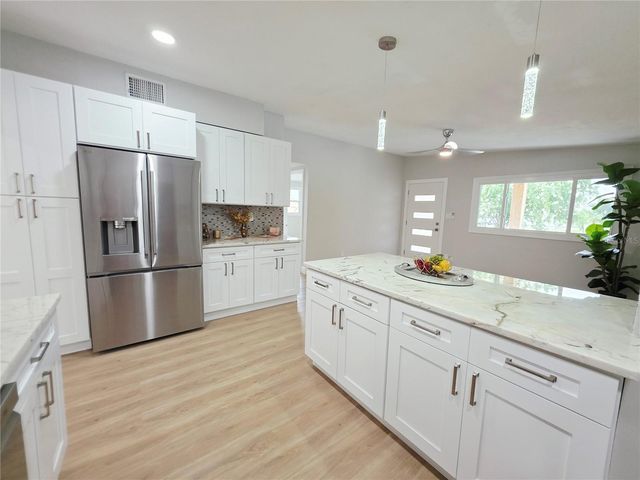 138 DAVISON AVENUE NE, St Petersburg, FL 33703