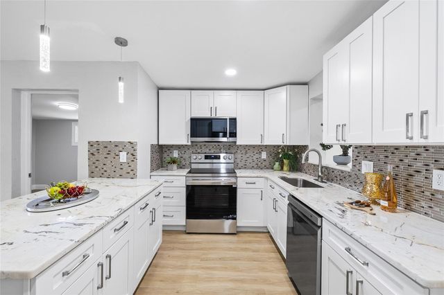 138 DAVISON AVENUE NE, St Petersburg, FL 33703