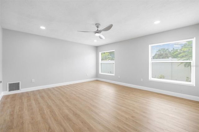 138 DAVISON AVENUE NE, St Petersburg, FL 33703