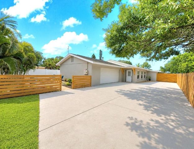 138 DAVISON AVENUE NE, St Petersburg, FL 33703