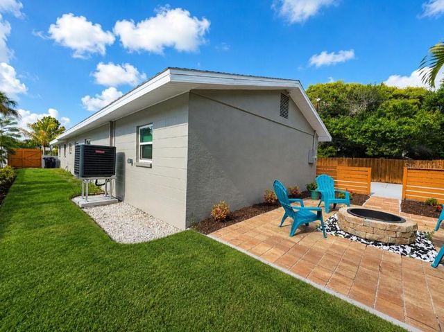 138 DAVISON AVENUE NE, St Petersburg, FL 33703