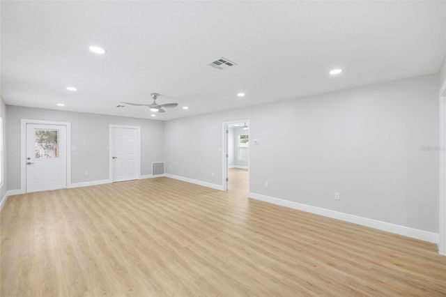 138 DAVISON AVENUE NE, St Petersburg, FL 33703