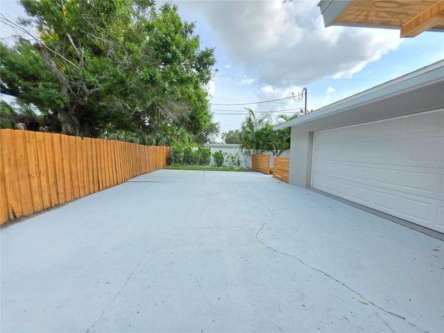 138 DAVISON AVENUE NE, St Petersburg, FL 33703