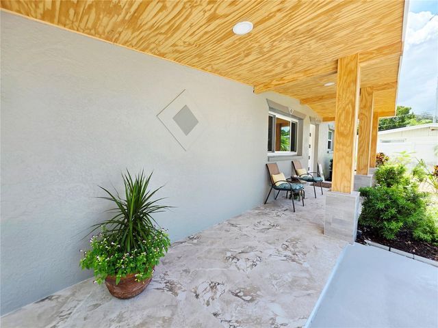 138 DAVISON AVENUE NE, St Petersburg, FL 33703