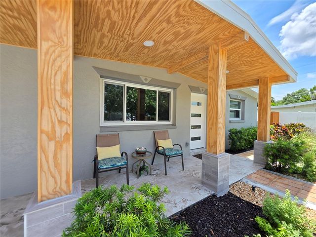 138 DAVISON AVENUE NE, St Petersburg, FL 33703