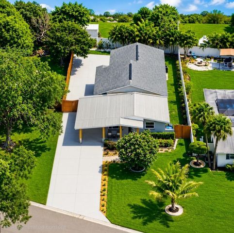 138 DAVISON AVENUE NE, St Petersburg, FL 33703