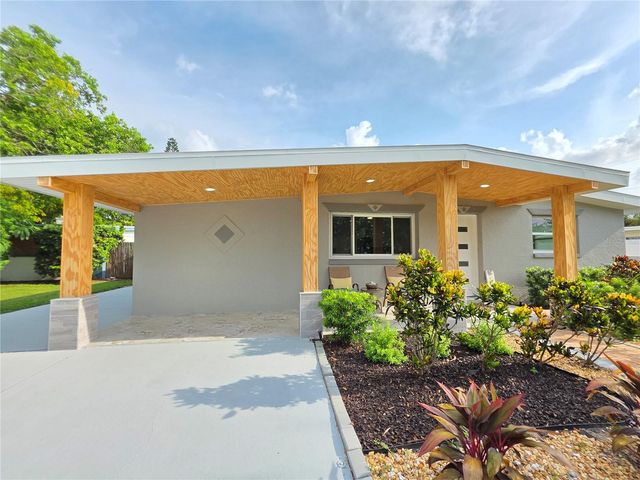 138 DAVISON AVENUE NE, St Petersburg, FL 33703