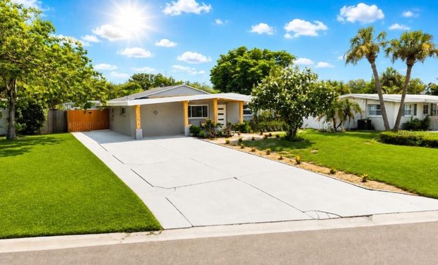 138 DAVISON AVENUE NE, St Petersburg, FL 33703