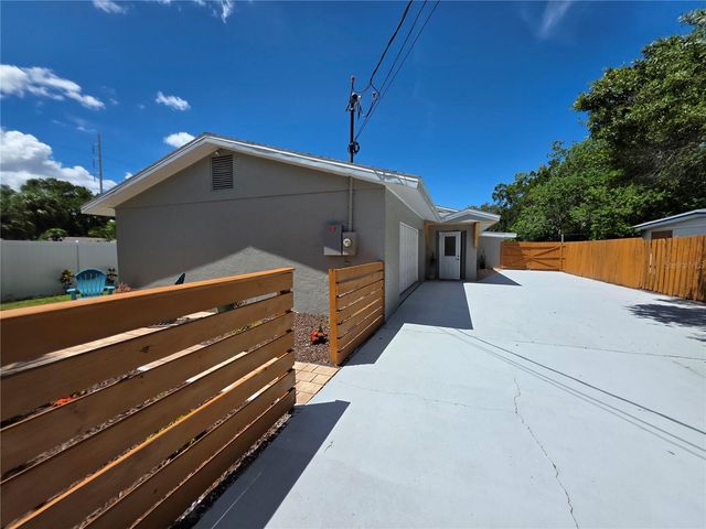 138 DAVISON AVENUE NE, St Petersburg, FL 33703