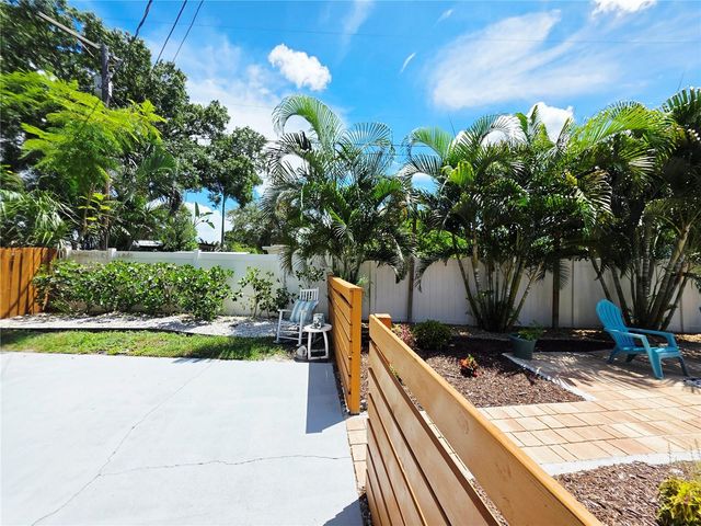 138 DAVISON AVENUE NE, St Petersburg, FL 33703
