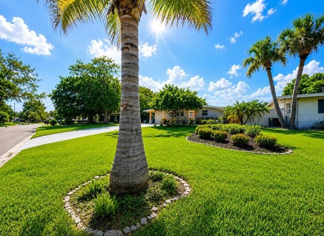138 DAVISON AVENUE NE, St Petersburg, FL 33703