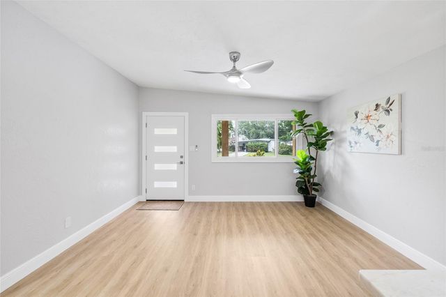 138 DAVISON AVENUE NE, St Petersburg, FL 33703